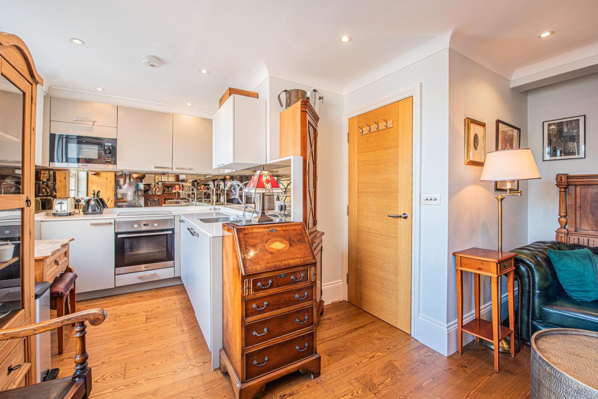 Stylish 1-Bed Flat In Soho - Prime Central Londyn Zewnętrze zdjęcie